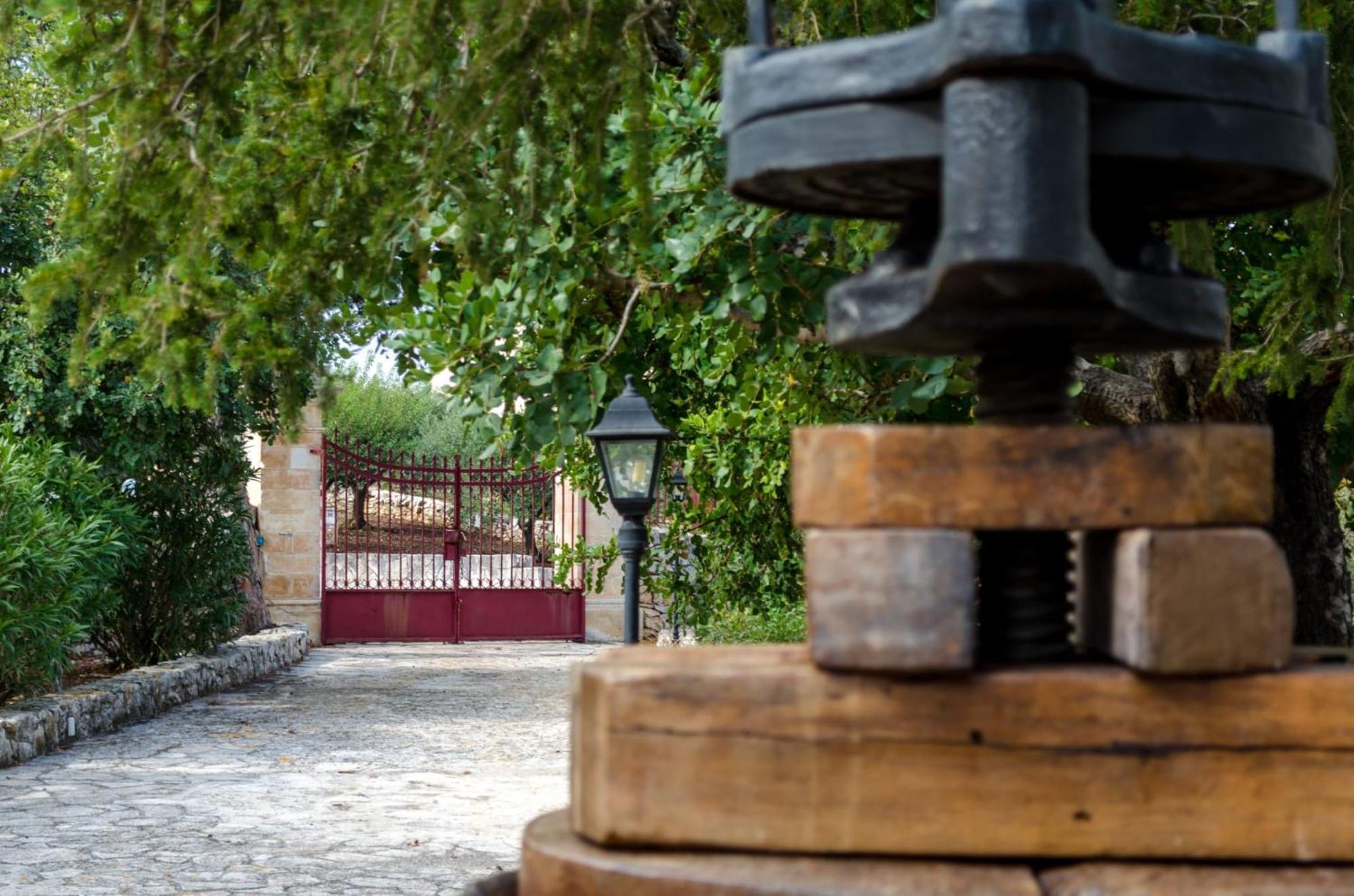 Masseria Trulli Bruni 洛科罗通多 外观 照片